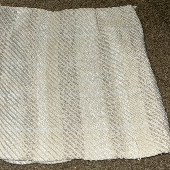 H&M cream color mini skirt size L - Picture 2 of 4